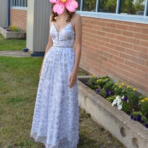 Elegant White Grad/Prom Dress